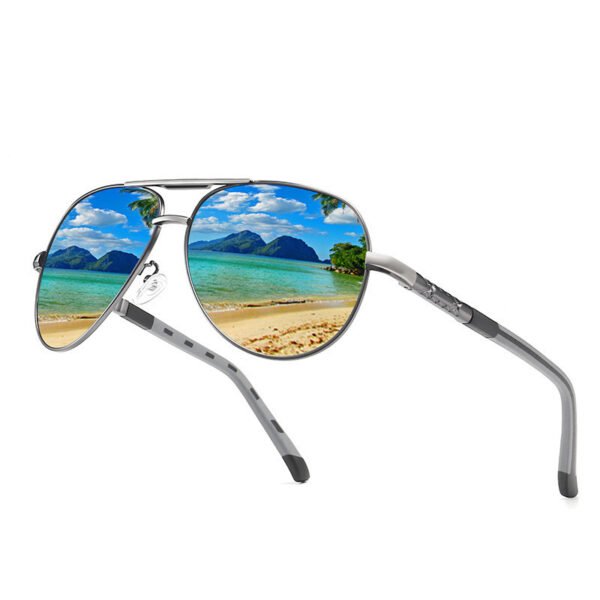 New Fashion Driving Mirror Color Changing Polarized Sunglasses - Image 3