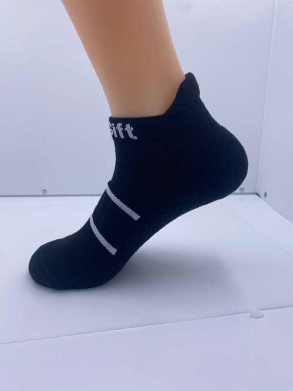 6 Pairs Of Sports Socks - Image 8